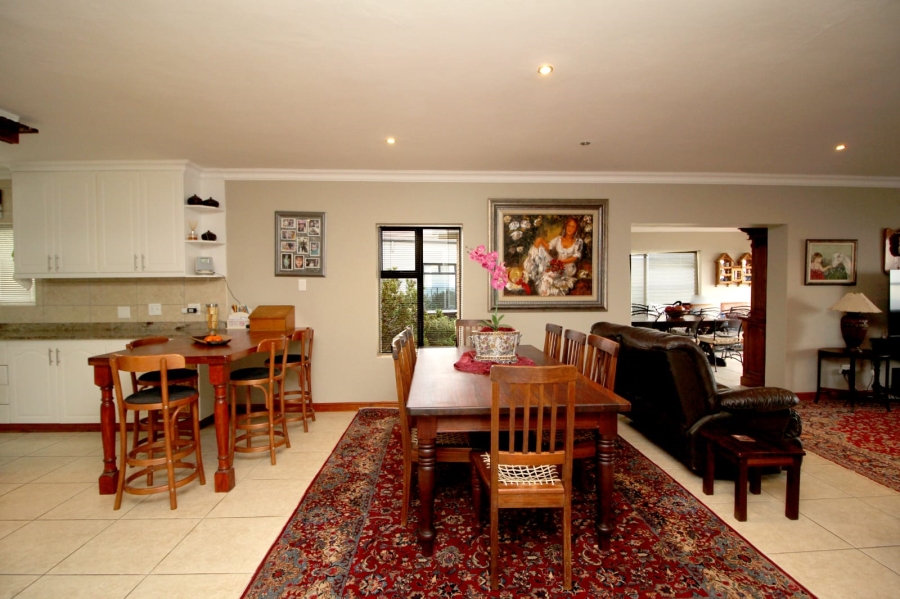 5 Bedroom Property for Sale in Village On Sea Western Cape